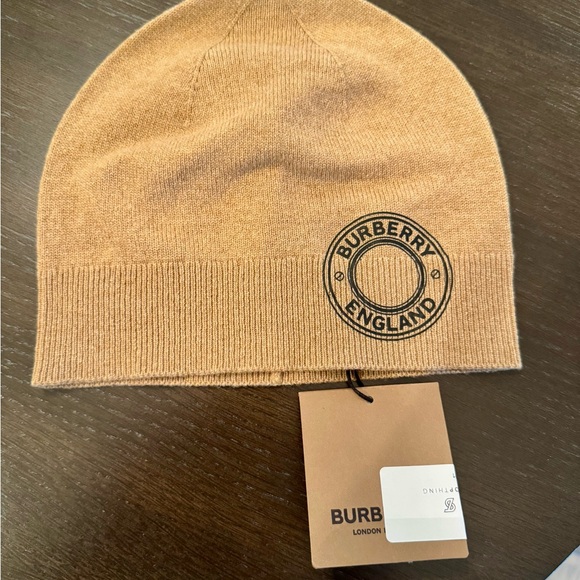 Burberry Logo Graphic Cashmere-Blend Beanie NWT - Picture 4 of 5